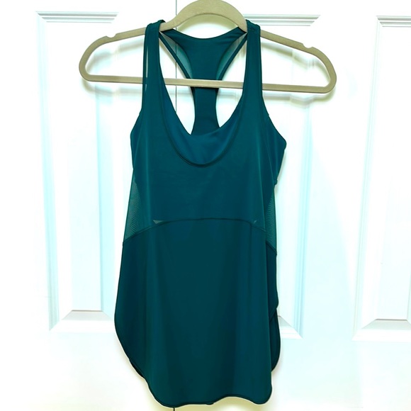 NWOT Lululemon Twist Around Tank Teal 2 in 1 Built in Bra - Picture 3 of 9